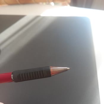 Faber Castell Grip 1347 Bordo Kalemimin Rengi Attı
