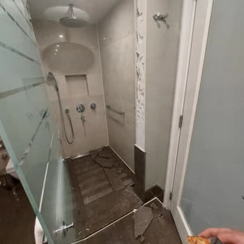 Park Inn By Radisson Hotels Şişli'de Banyo Tehlikesi