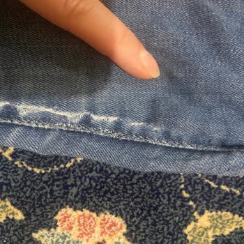 Mavi Jeans Yırtıldı