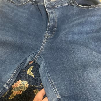 Mavi Jeans Yırtıldı