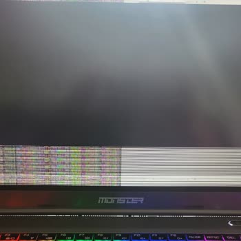 Monster Bilgisayar Fişe Taktığımda Dumanlar Çıkararak Yandı