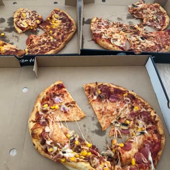 Pizza Hut Pizzalar Perişan Halde Geldi