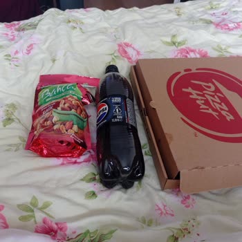 Pizza Hut Farklı Ürün Geldi