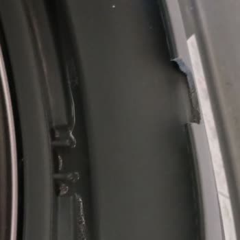Garantisi Olan Arçelik 9124 N Mg İç Lastik Yırtığı Ve Yüzey Sorunu.