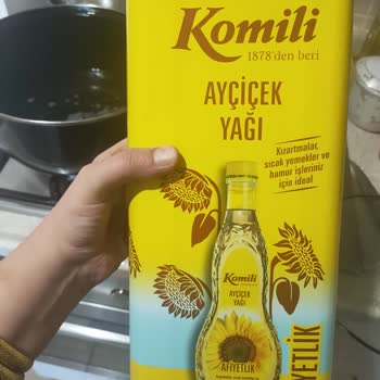 Komili Zeytinyağı Sıvı Yağ Köpürüyor