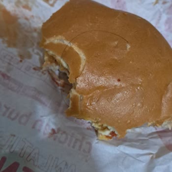 Doyuyo Hamburgerinde Uzun Saç Kılı
