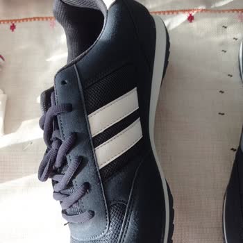 FLO Ayakkabı Farklı Ayakkabı Gelmiş