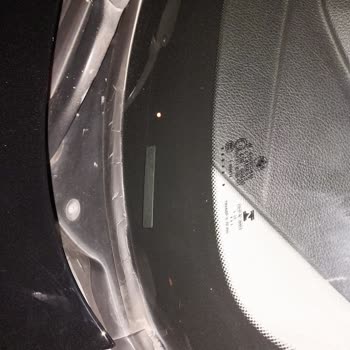 BMW 1.18İ Ön Cam Fitili Hatası