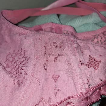 Penti Sütyen Tüylendi İlgilenmiyorlar