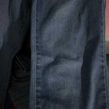 Levis Jean Diz İzi Yapıyor