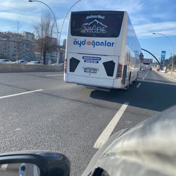 Niğde Aydoğanlar Yolcu Otobüsün De Trafik Magandalığı Yaptığını Görmüş Olduk