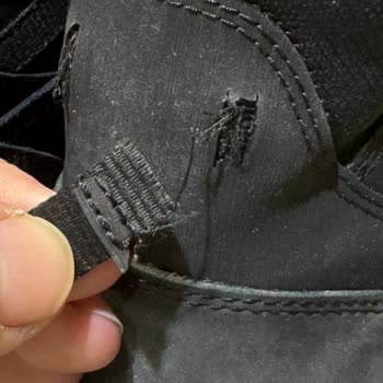 Sneaks Up Çürük Ayakkabı Sattı