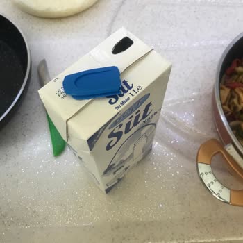 Dost Süt BİM'in Sütlerinde Sorun Var...!