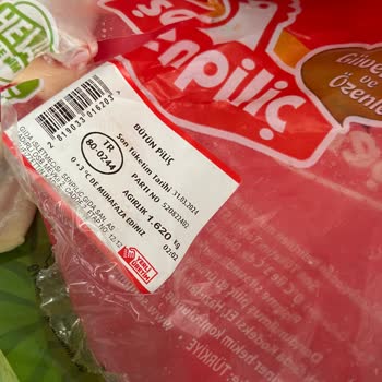 Şenpiliç Tavuk Renk Değiştirmiş Ve Yapış Yapış