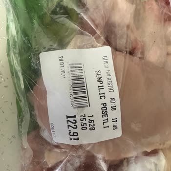 Şenpiliç Tavuk Renk Değiştirmiş Ve Yapış Yapış