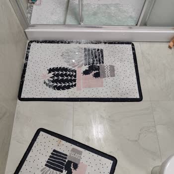 Hüppe Banyo Marka Duşakabin Camının Tehlikeli Bir Şekilde Patlaması