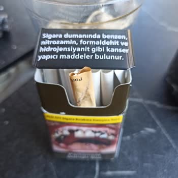 Philip Morris Sigara Paketinden Sarılmamış Sigara Kağıdı Çıktı