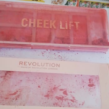 Watsons Sürpriz Kutusundan Çıkan Kırık Allık