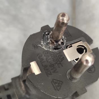 Arçelik Marka Mikrodalga Fırın Yandı