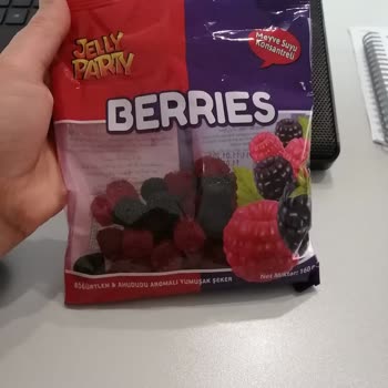 Bebeto Berries Jelibonda Kireç Benzeri Yabancı Cisim Çıkması