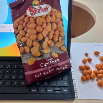 Simbat Kuruyemişten Çıkan Yumak