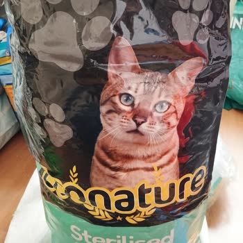 Trendyol Orijinalliği Şüpheli Kedi Maması Satılıyor!