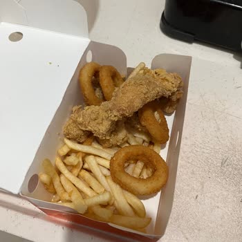 Popeyes Restoranının Özensizliği Ve Gramajlara Uymaması