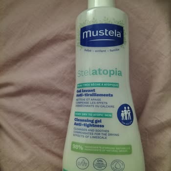 Mustela Atopik Şampuan Yara Yapıyor