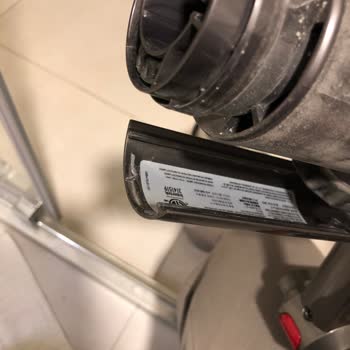 Dyson V15 Ana Gövde Plastik Kırılması Ve Garanti Süresi