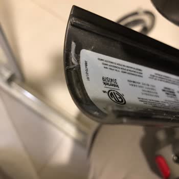 Dyson V15 Ana Gövde Plastik Kırılması Ve Garanti Süresi