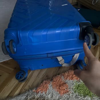 Benetton Ve Ayakkabı Dünyası Valiz Skandalı!