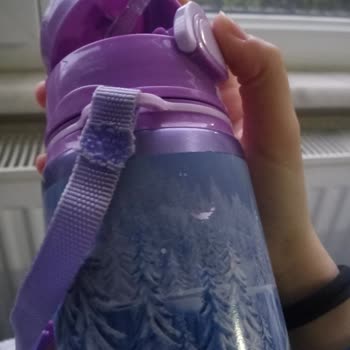 LC Waikiki Kapağı Kırıldı Yardım Ederseniz Sevinirim.