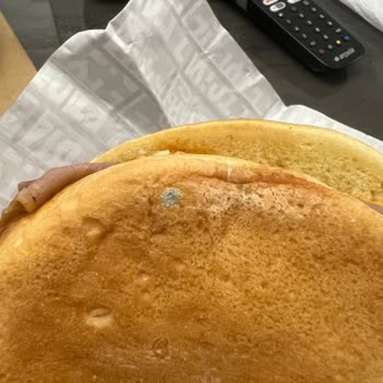 Arbys Küflü Ekmek Gönderiyor