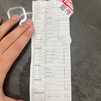 Arbys Küflü Ekmek Gönderiyor