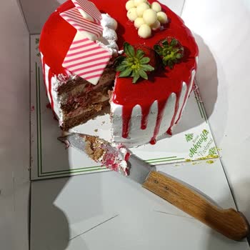 Kozan Mıhçıoğlu Pastanesi Pasta Çilekli Denip Muzlu Çıkıyor