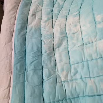 Beyaz İnci Halı Yıkama (Karabük) Yorganın Yırtılması Ve Renk Değişimi