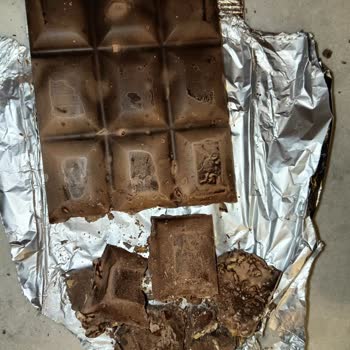 BİM Markette Satılan Çürümüş Çikolata