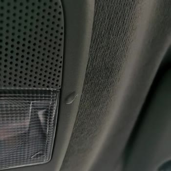 Suzuki Vitara Sunroof'tan Su Geliyor