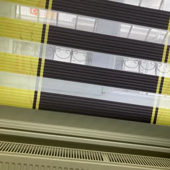 Sezerler Perde Zebra Perdeye Parasını Vermeme Rağmen Etek Eklenmedi Düz Model Geldi