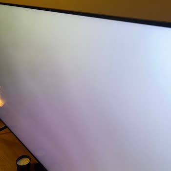 Samsung TV Ekran Çizgi Oluştu