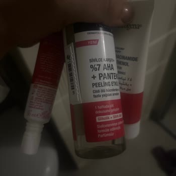 Neutrogena Sivilce Karşıtı Ürünler Yüzümü Kıpkırmızı Yaptı!