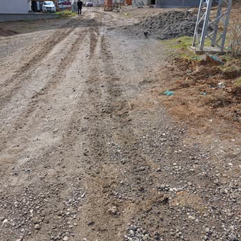 Akyurt Belediyesi Çamurdan Yürüyemiyoruz