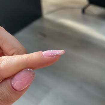 Eylül Berberoğlu Tırnak Bakımı Korkunç!