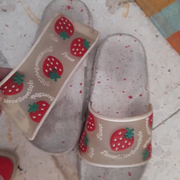 Gezer Terlik Koptu Ve Diğeri De Ayağına Vurdu Yara Oldu