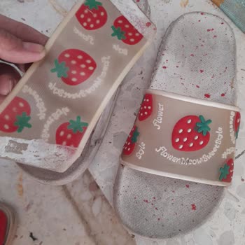 Gezer Terlik Koptu Ve Diğeri De Ayağına Vurdu Yara Oldu