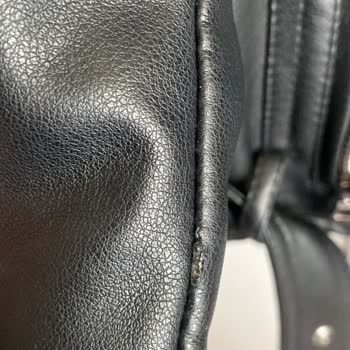 Pull And Bear Deri Ceketimin Kolları Soyuldu