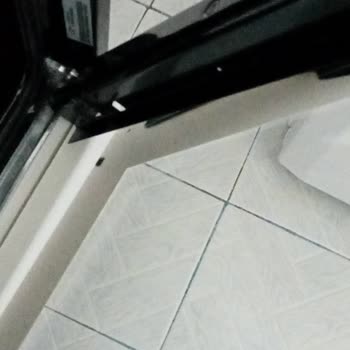 Vestel Ankastre Fırının Camını Yapıştırıcı İle Tutturmuş!