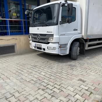 BİM: Sorumsuzluğuyla, Süründürür.