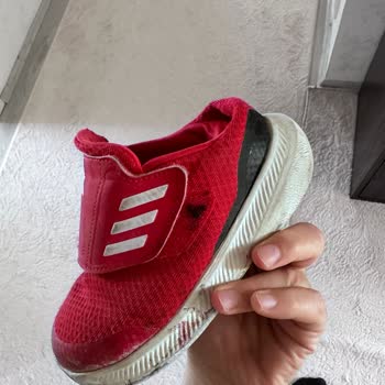 Adidas Çocuk Ayakkabısında Çökme / Hasar