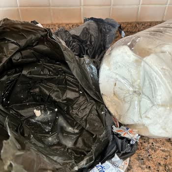 Yöresel Burada Bozuk Kireç Kalıplı Çöp Peyniri